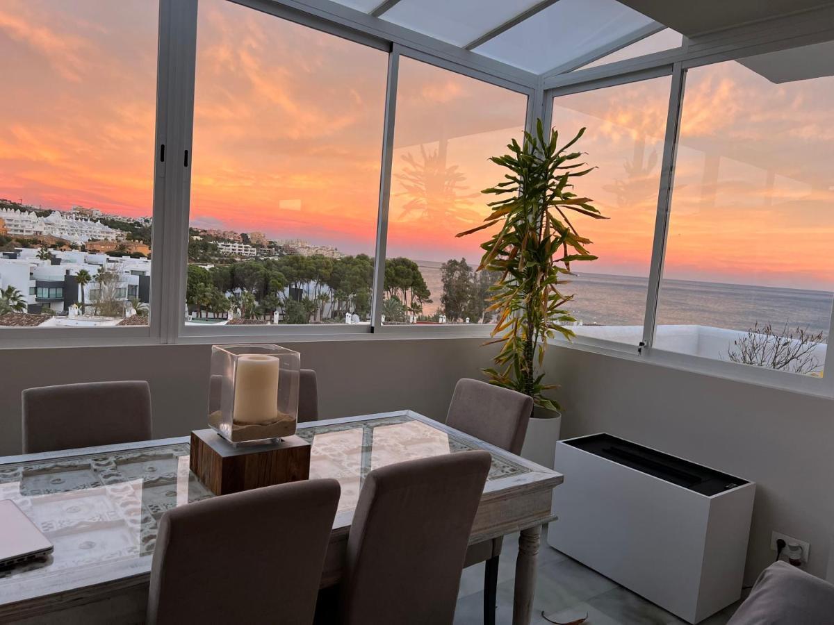 On The Beach - Penthouse On The Mediterranean Estepona Bagian luar foto