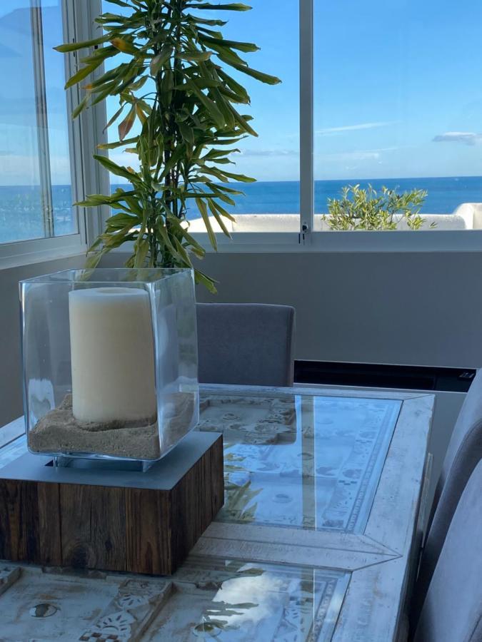 On The Beach - Penthouse On The Mediterranean Estepona Bagian luar foto