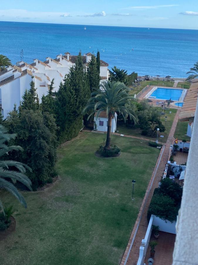 On The Beach - Penthouse On The Mediterranean Estepona Bagian luar foto