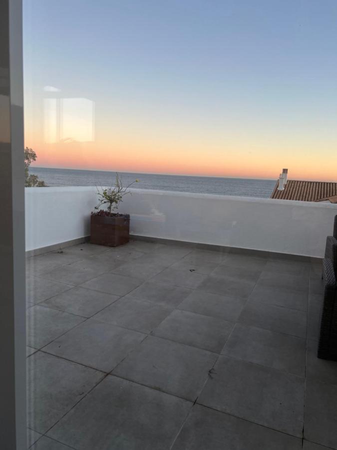 On The Beach - Penthouse On The Mediterranean Estepona Bagian luar foto
