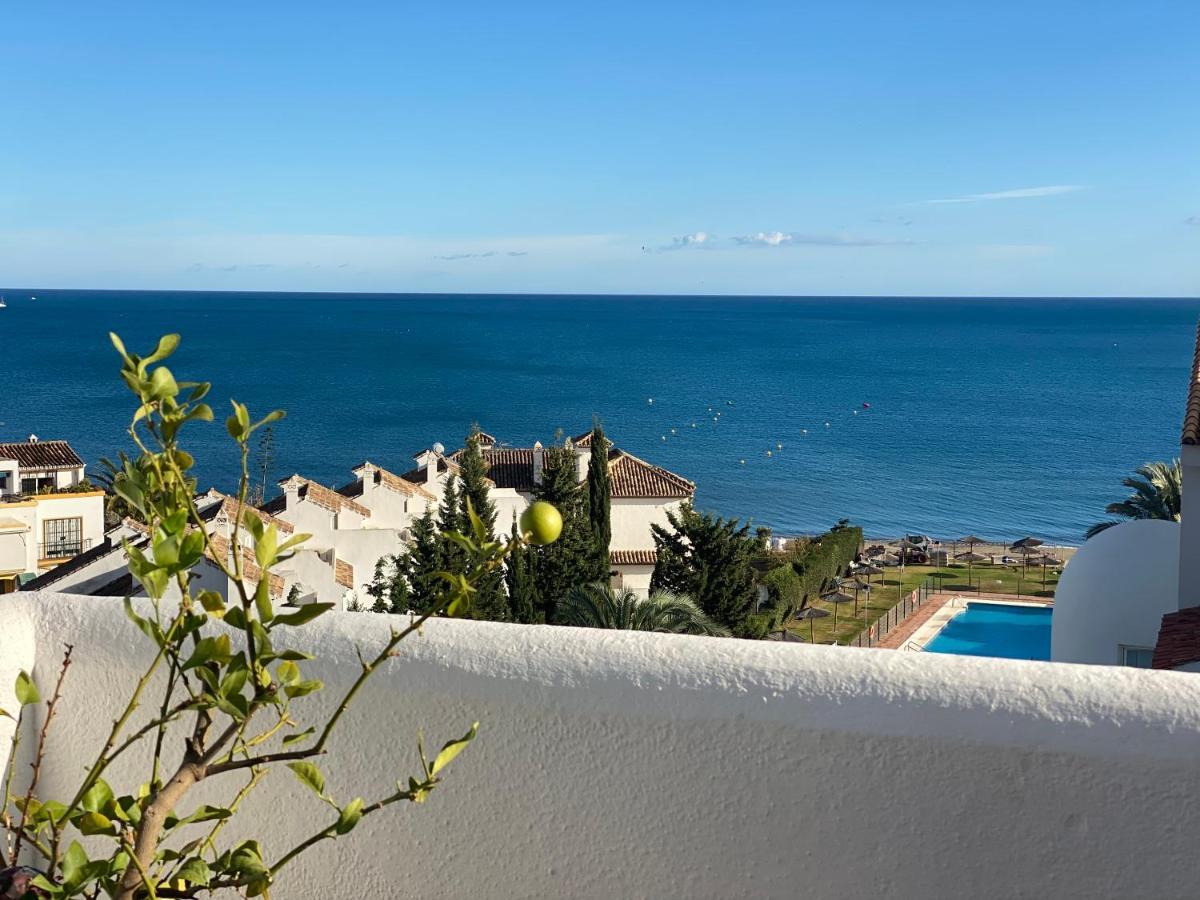 On The Beach - Penthouse On The Mediterranean Estepona Bagian luar foto