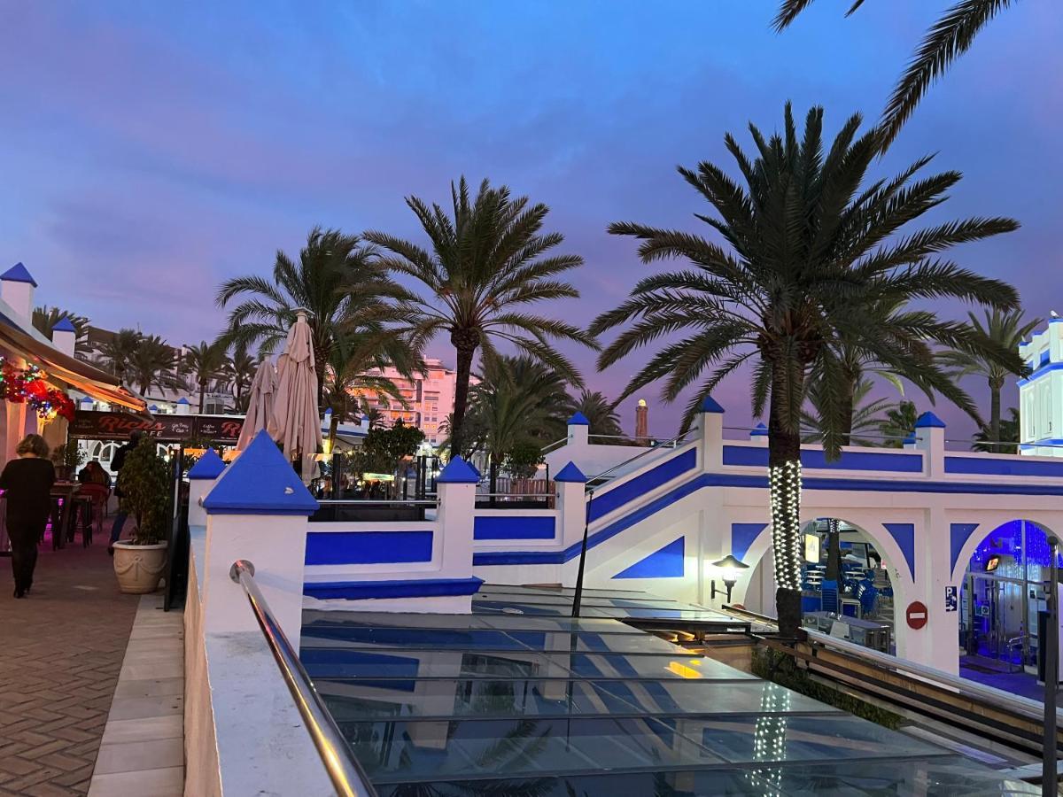 On The Beach - Penthouse On The Mediterranean Estepona Bagian luar foto