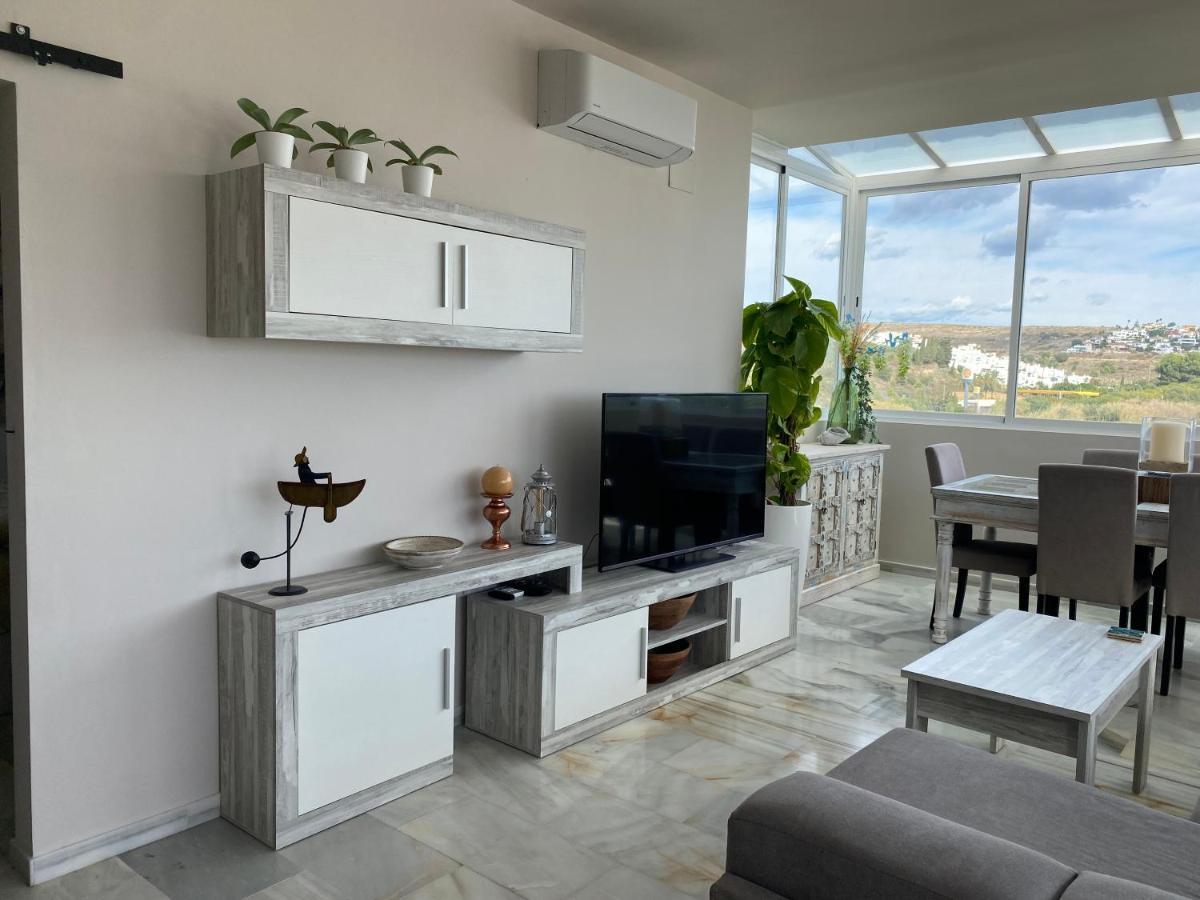 On The Beach - Penthouse On The Mediterranean Estepona Bagian luar foto