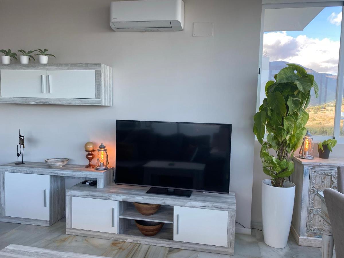 On The Beach - Penthouse On The Mediterranean Estepona Bagian luar foto