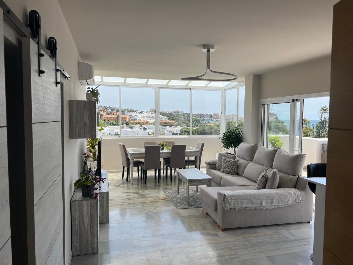 On The Beach - Penthouse On The Mediterranean Estepona Bagian luar foto